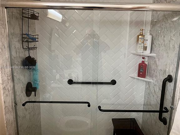 5th image of 5174 Lakefront Blvd APT C