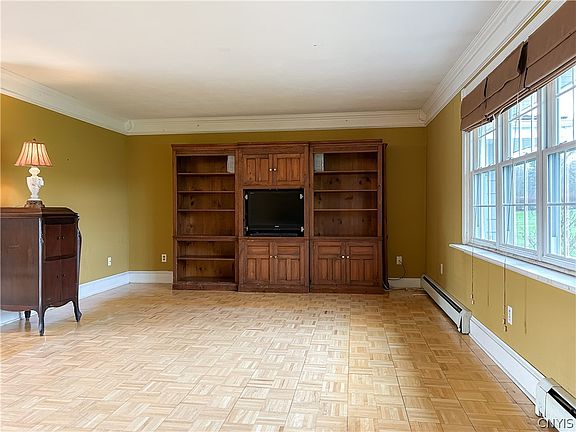 4th image of 4438 Young Rd