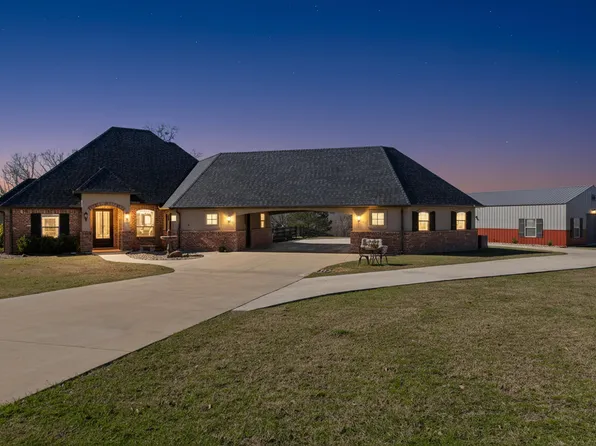155 Page Creek Dr, Hallsville, TX 75650
