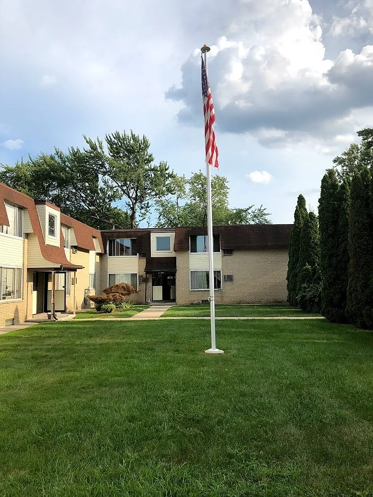Victorian Estates — Photo 2