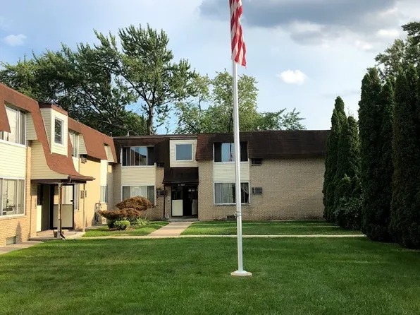 Victorian Estates, 14071 Stephens Rd #D2, Warren, MI 48089