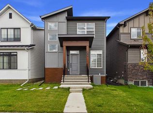 24 Rowmont Heath NW, Calgary, AB T3L0H9