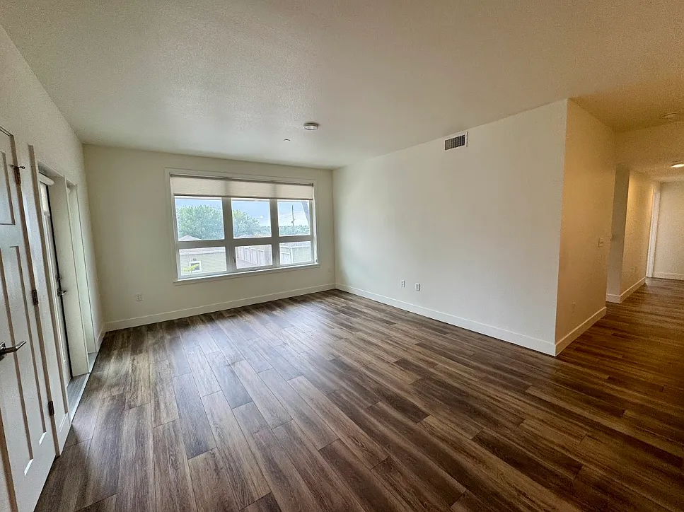 2 bed, 1209 sqft, $2,250 — Photo 3