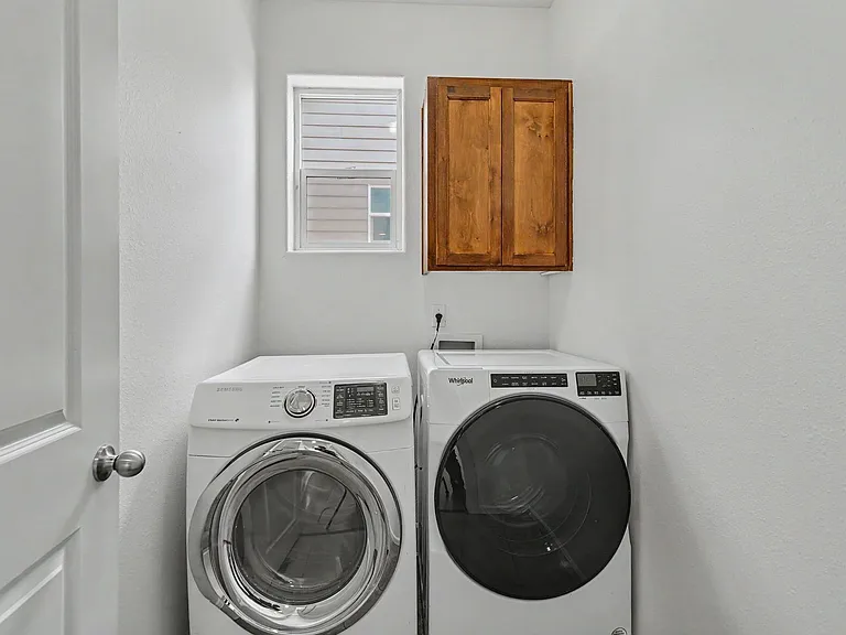 2495 Benjamin Ave NW — Photo 21