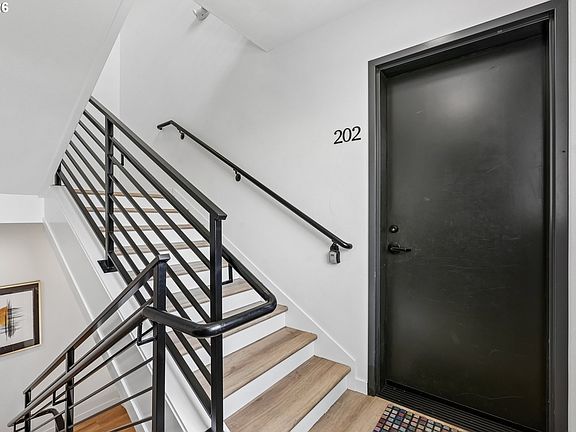3rd image of 3920 N Montana Ave #202