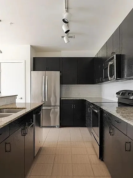 401 E Boyd St #205 — Photo 1
