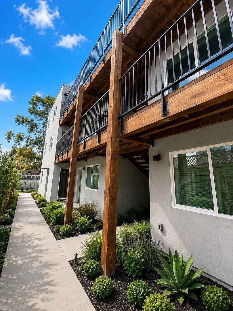 1259 Lincoln Avenue — Photo 3
