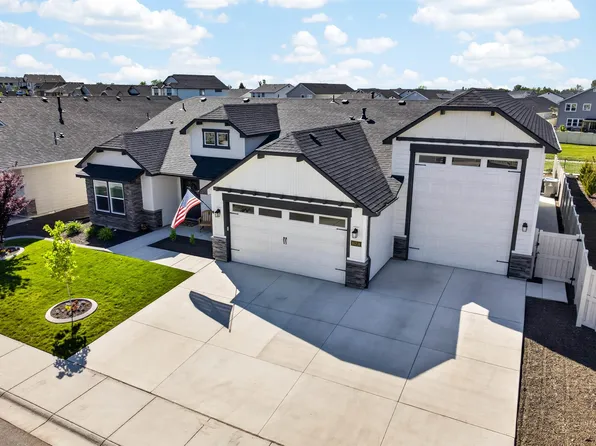 10231 W Trident Ridge Dr, Star, ID 83669