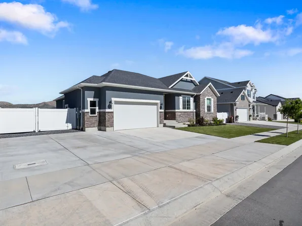5420 N Cliffrose Dr, Eagle Mountain, UT 84005