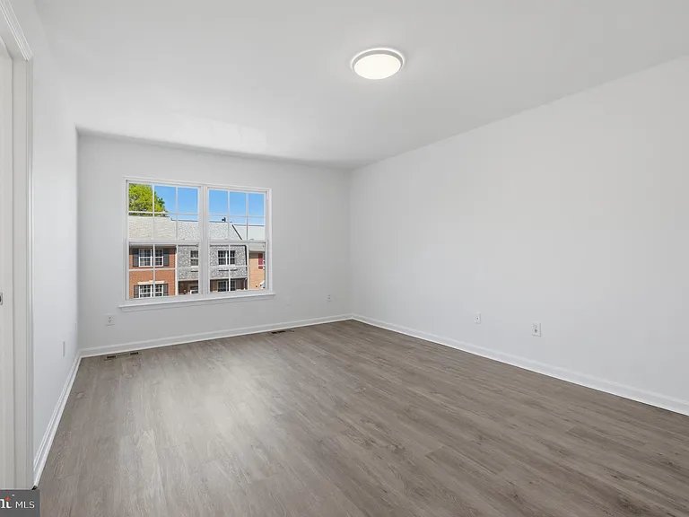 46601 Carriage Ct — Photo 27
