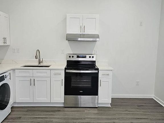 4th image of 214 S Park St #B