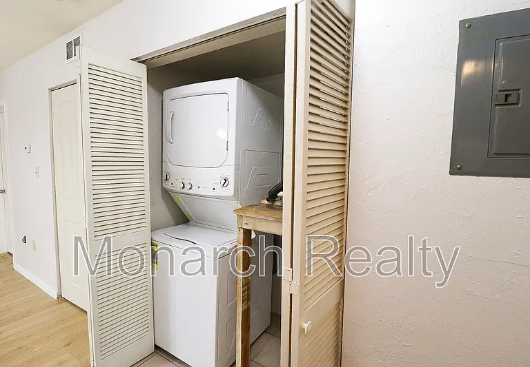 89 SE 16th Ave #101-P101 — Photo 26