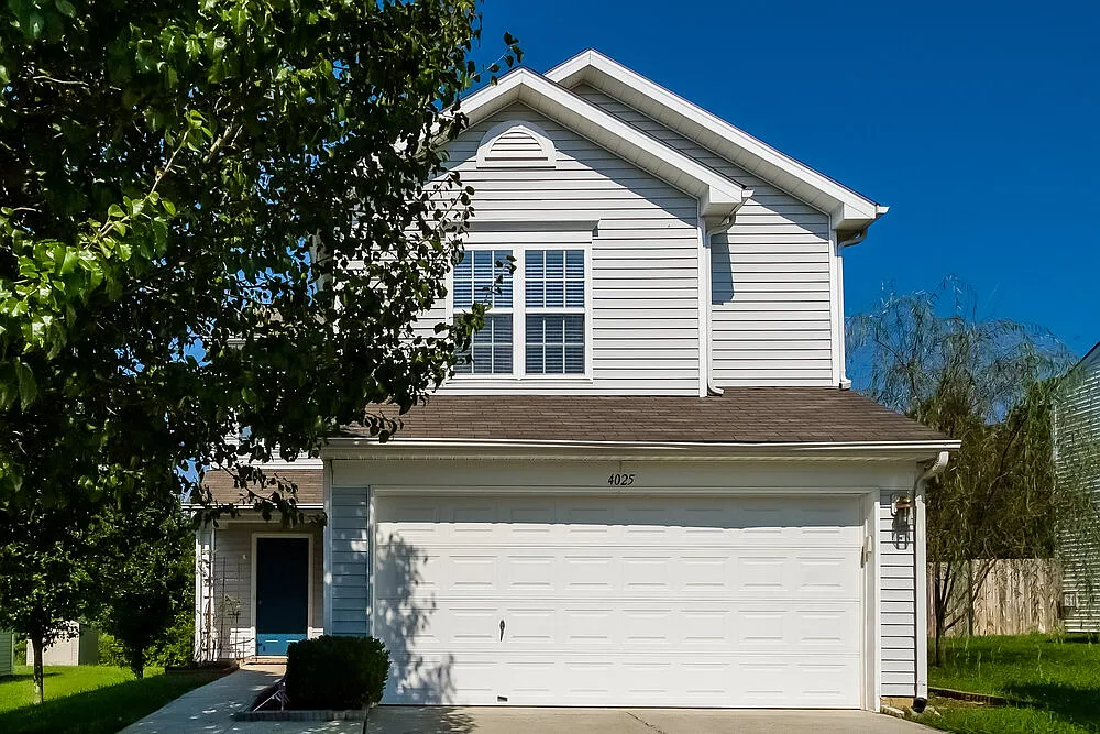 3 bed, 2.5 bath, 1556 sqft, $2,165 — Photo 1