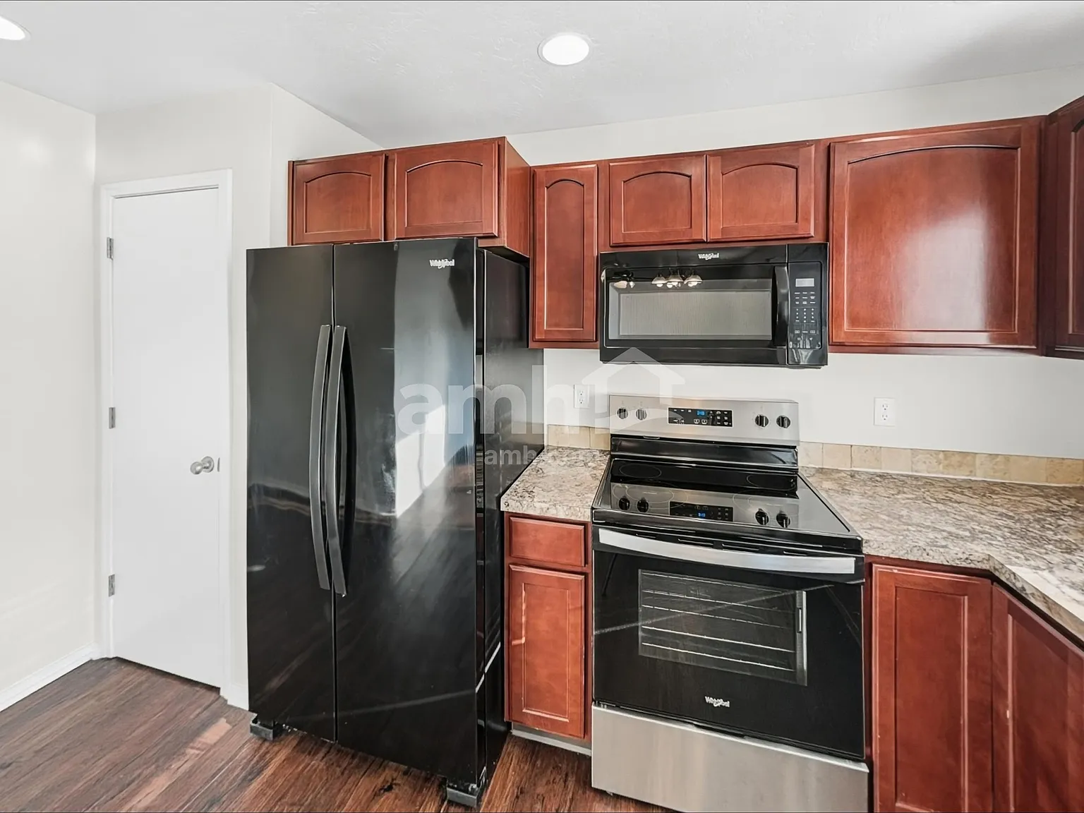 3 bed, 2.5 bath, 1656 sqft, $2,260 — Photo 4
