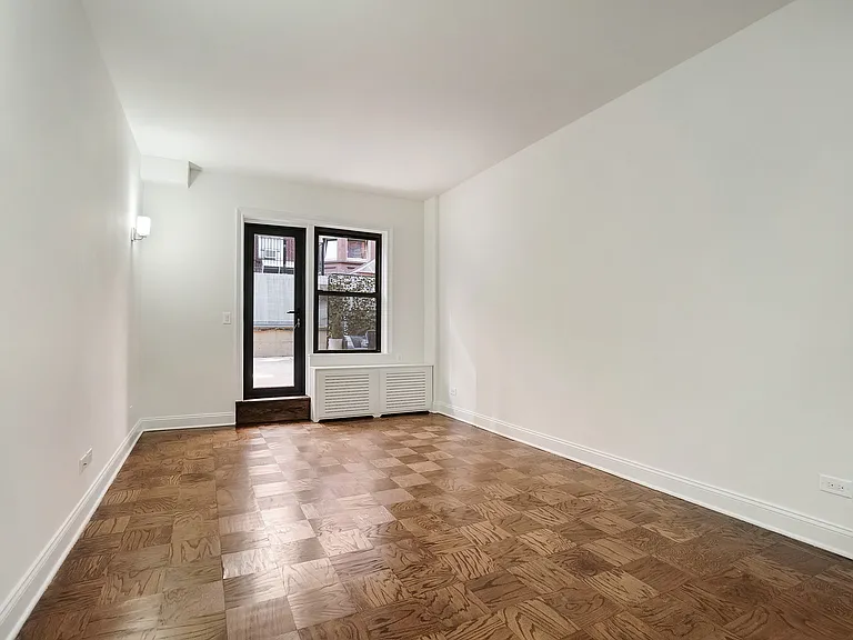 235 W 22nd St #2Y — Photo 2