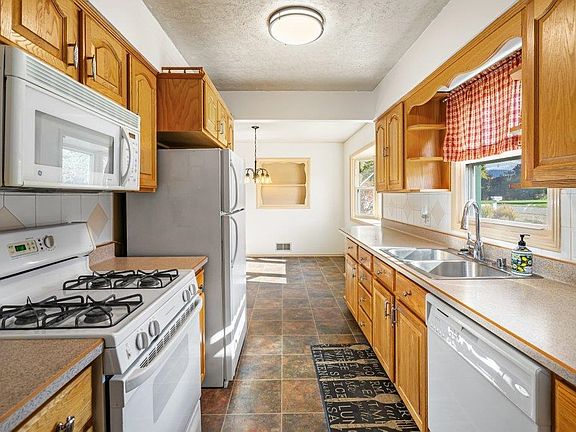 5th image of 12725 E 10th Ave