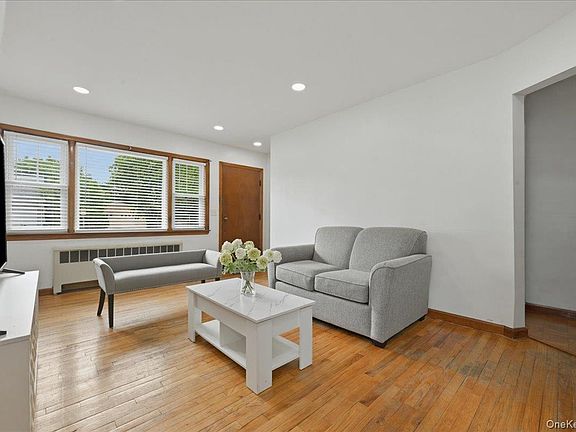 5th image of 358 Langley Avenue