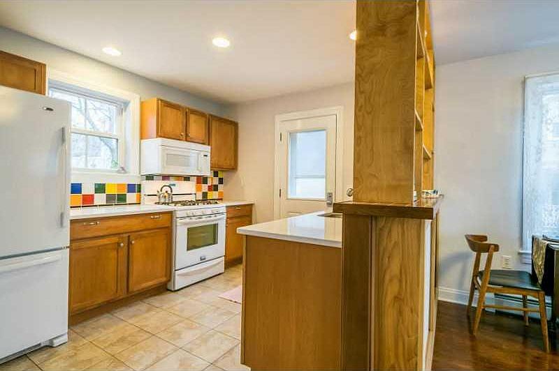 1st image of 25 Catherine St Unit 3B