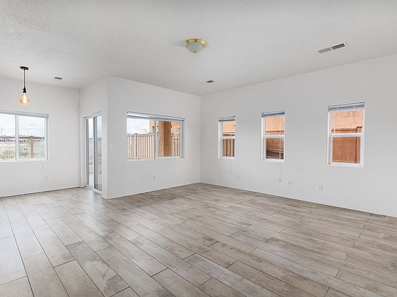 4th image of 117 Carson Valley Way