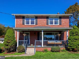 176 W Main St, Adamstown, PA 19501