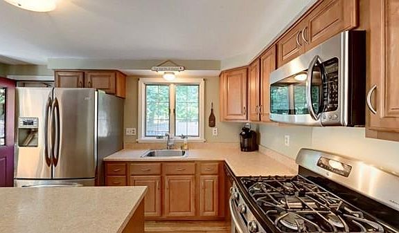 3rd image of 39 Quincy Ave #39