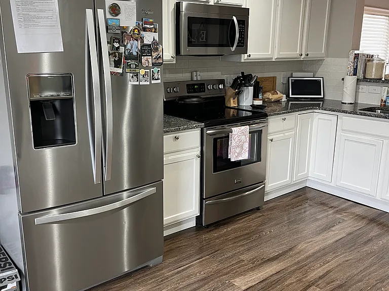 11269 Gallahadion Ln — Photo 3
