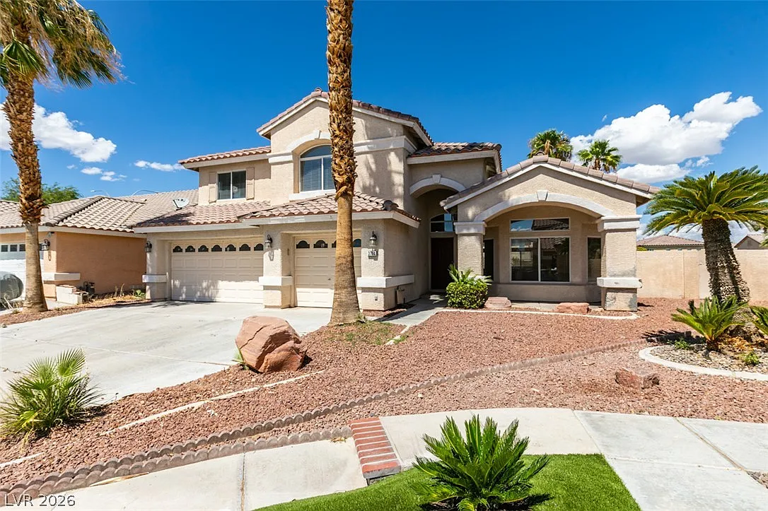4 bed, 2.5 bath, 2540 sqft, $2,550 — Photo 2