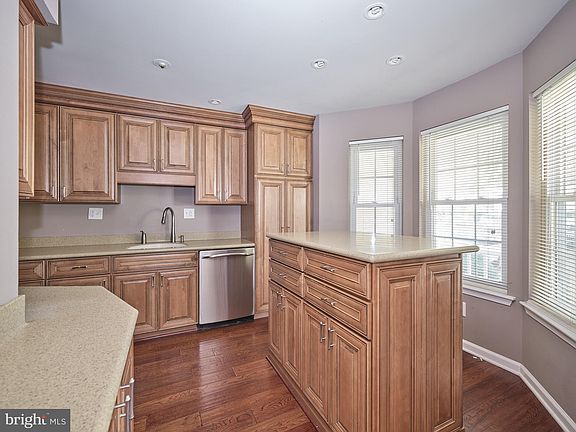 2nd image of 51 Greenridge Cir