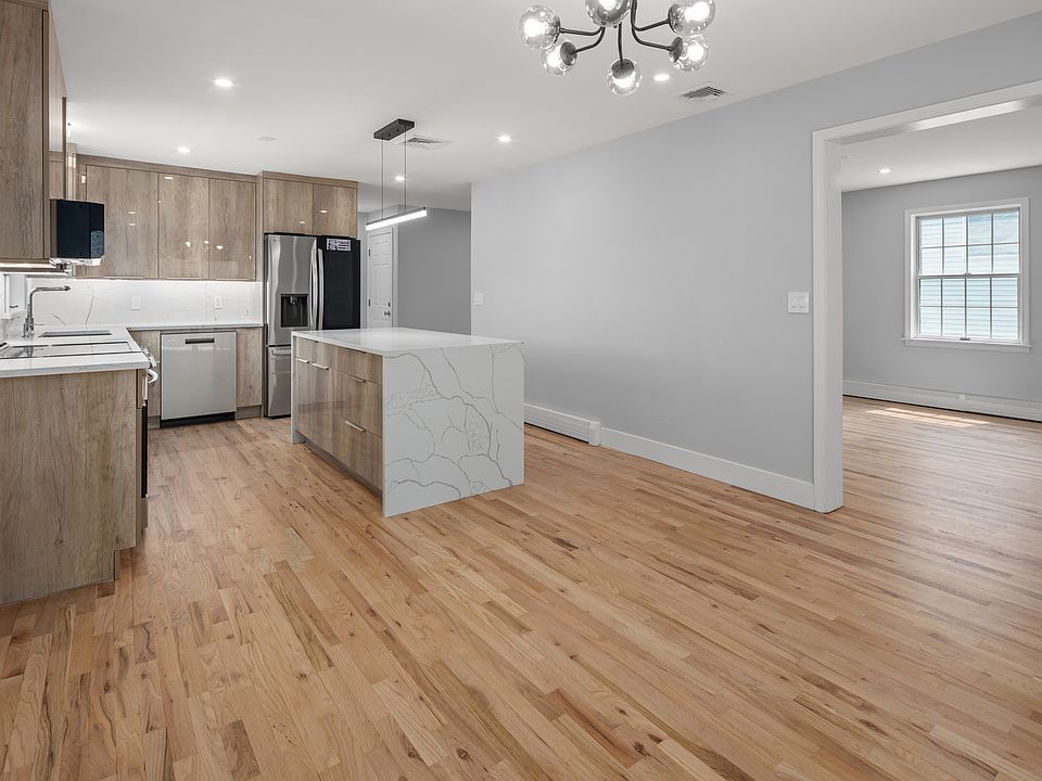 Modern Kitchen with island