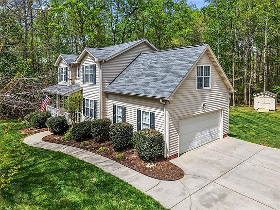 3rd image of 7884 Springdale Meadow Dr
