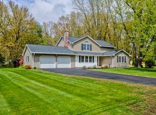 230 Plumtree Rd, Sunderland, MA 01375