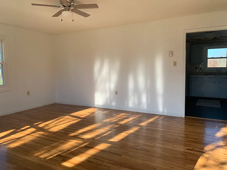 236 Somerset Dr — Photo 2
