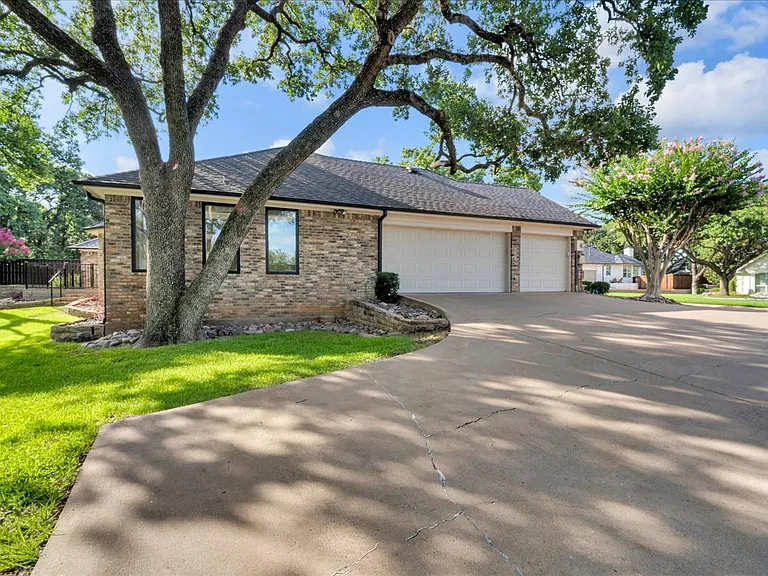 610 Timber Way — Photo 38