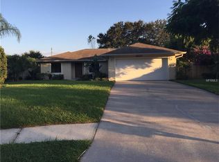 2615 Sprucewood Ln, Plant City, FL 33563