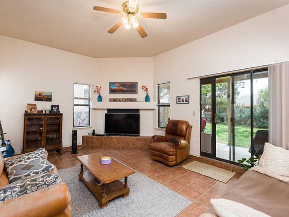 5th image of 938 Jasmine Dr