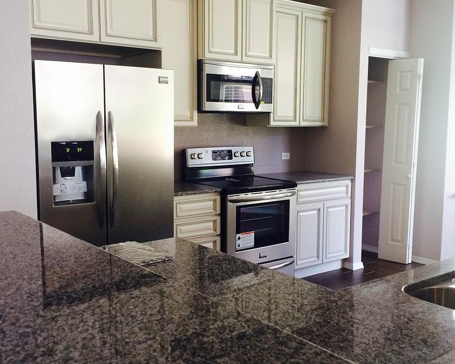 New Kitchen with counter bar, new stainless appliances