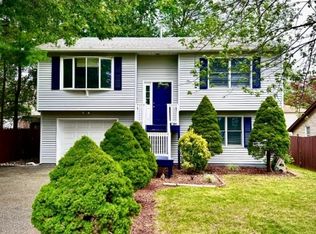 589 Lake Shore Dr, Parsippany, NJ 07054