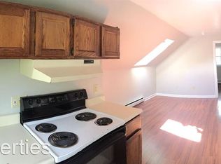 47 Court St APT 5, Bath, ME 04530