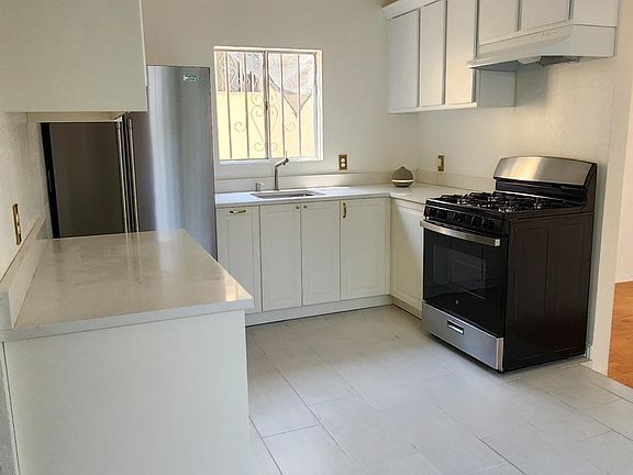4th image of 2822 Sierra St #2822