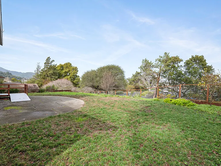 21 Windward Dr — Photo 18