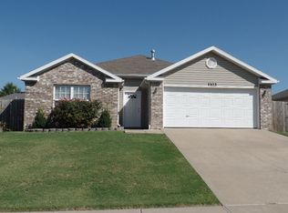 1103 Sunrise Cir, Siloam Springs, AR 72761