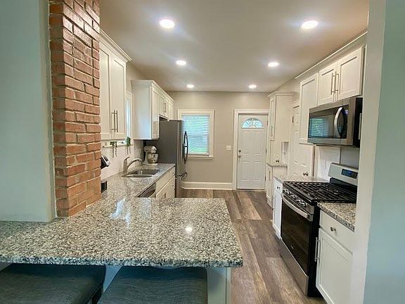 5th image of 3730 Meadowbrook Blvd