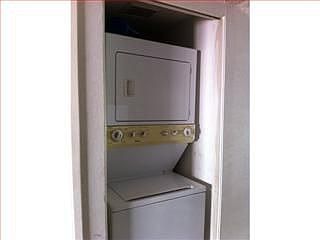 5th image of 393 Kenbrook Cir