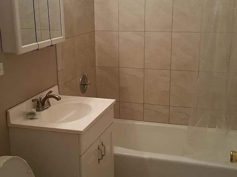 1004 Parkwood Dr #2E — Photo 5