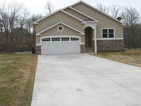 2nd image of 554 Swan River Dr