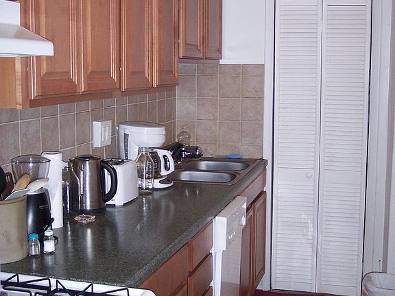 3rd image of 3539 Central St