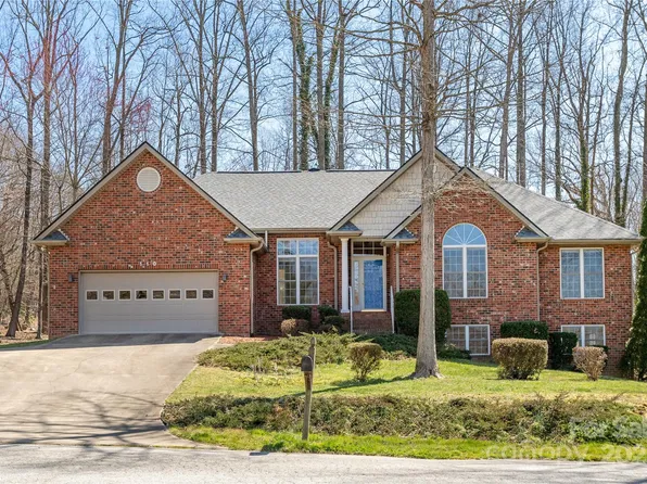 110 Cimarron Blvd, Hendersonville, NC 28791