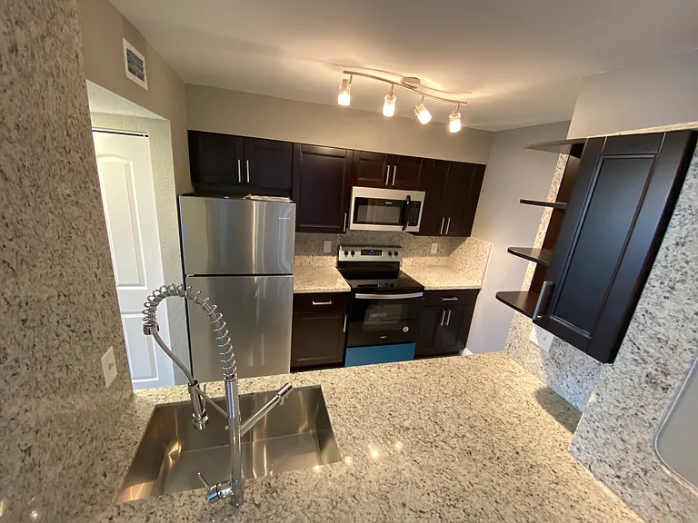 2831 N Oakland Forest Dr #101 — Photo 43