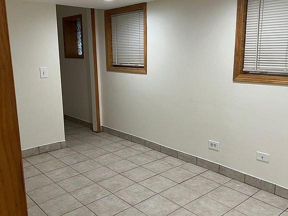 5th image of 4434 S California Ave #Basement