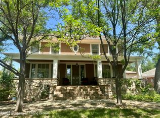 140 5th St W, Dickinson, ND 58601
